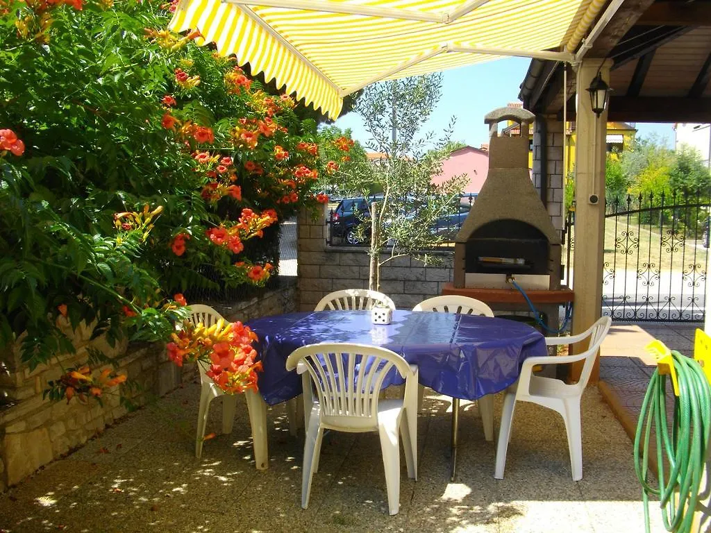 Karpinjan Apartment Novigrad 1